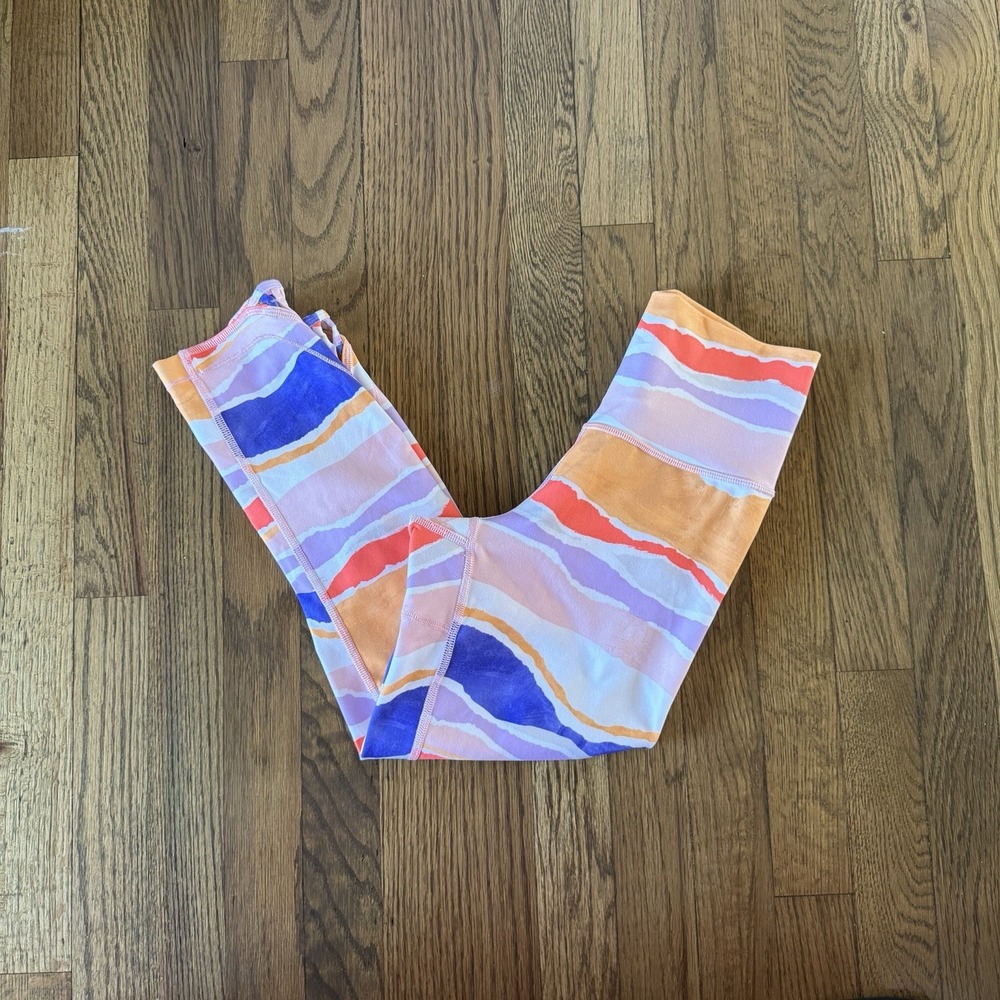 Lululemon True Self Crop Bleacher Stripe White Iris Flower Size 4 - Picture 12 of 12
